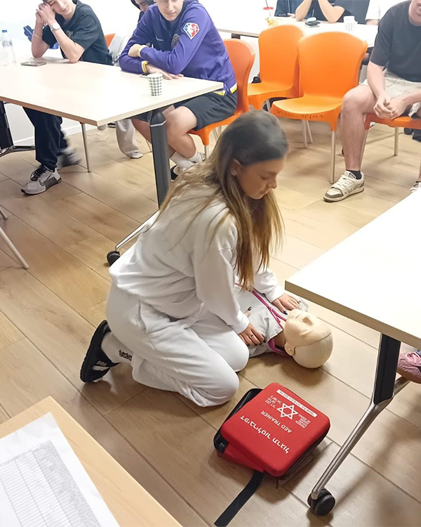 _0002_Helping Others with Solidarity