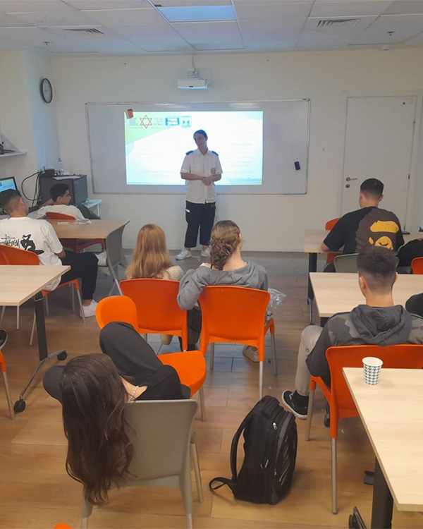 _0003_Helping Others with Solidarity