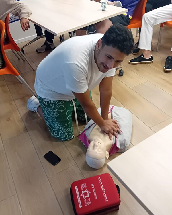 _0004_Helping Others with Solidarity