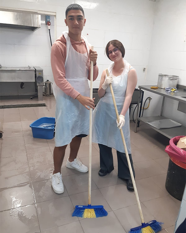 _0006_Helping Others with Solidarity