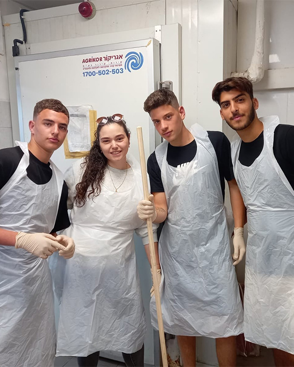 _0007_Helping Others with Solidarity